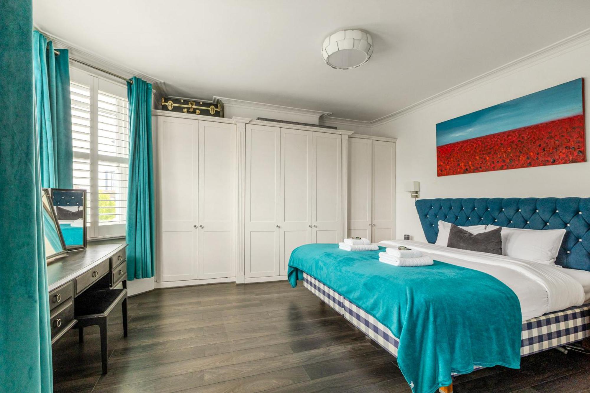 Amazing 4br Glass Roof With Parking &garden * Londres